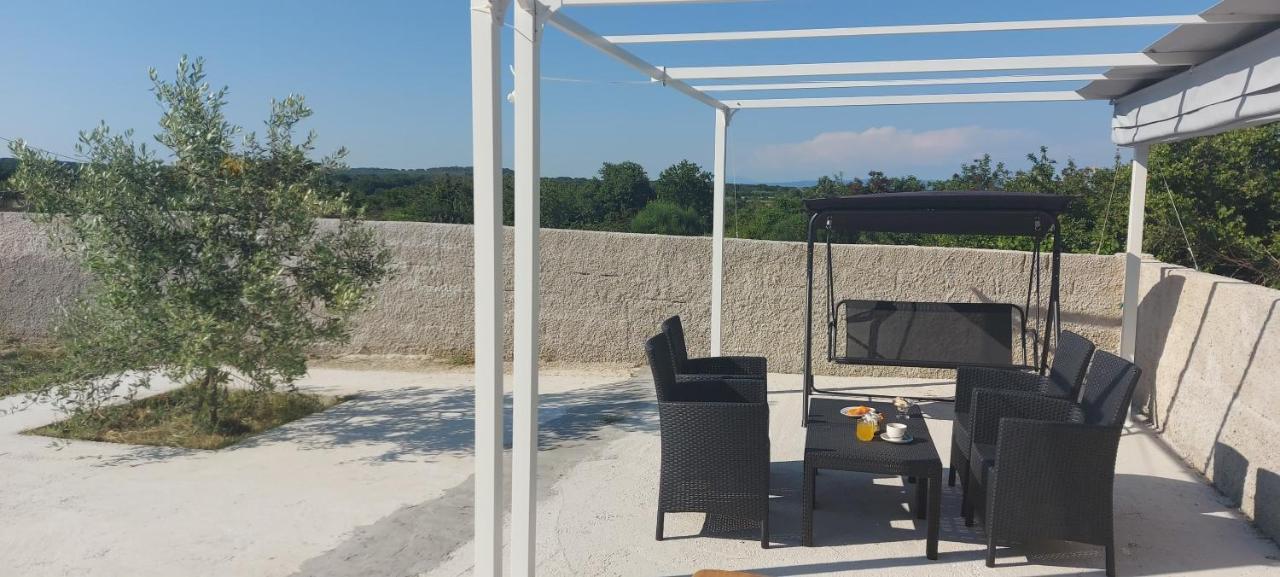 Apartment Silvija Ližnjan Екстериор снимка