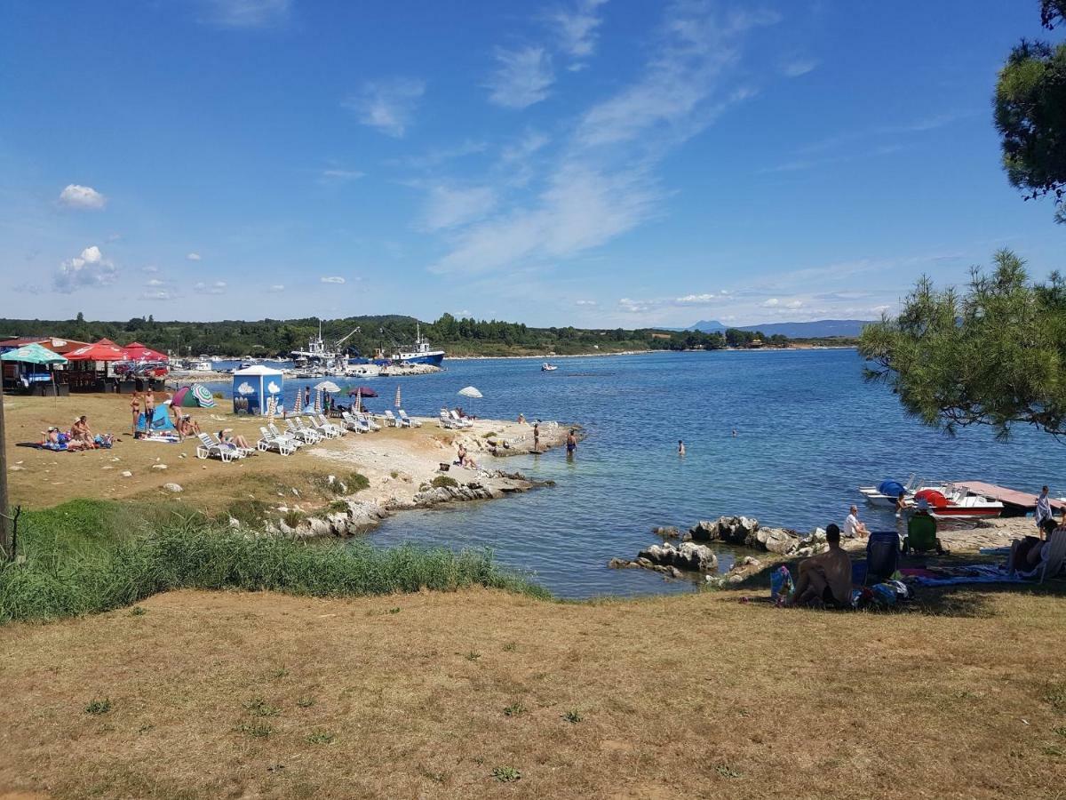 Apartment Silvija Ližnjan Екстериор снимка