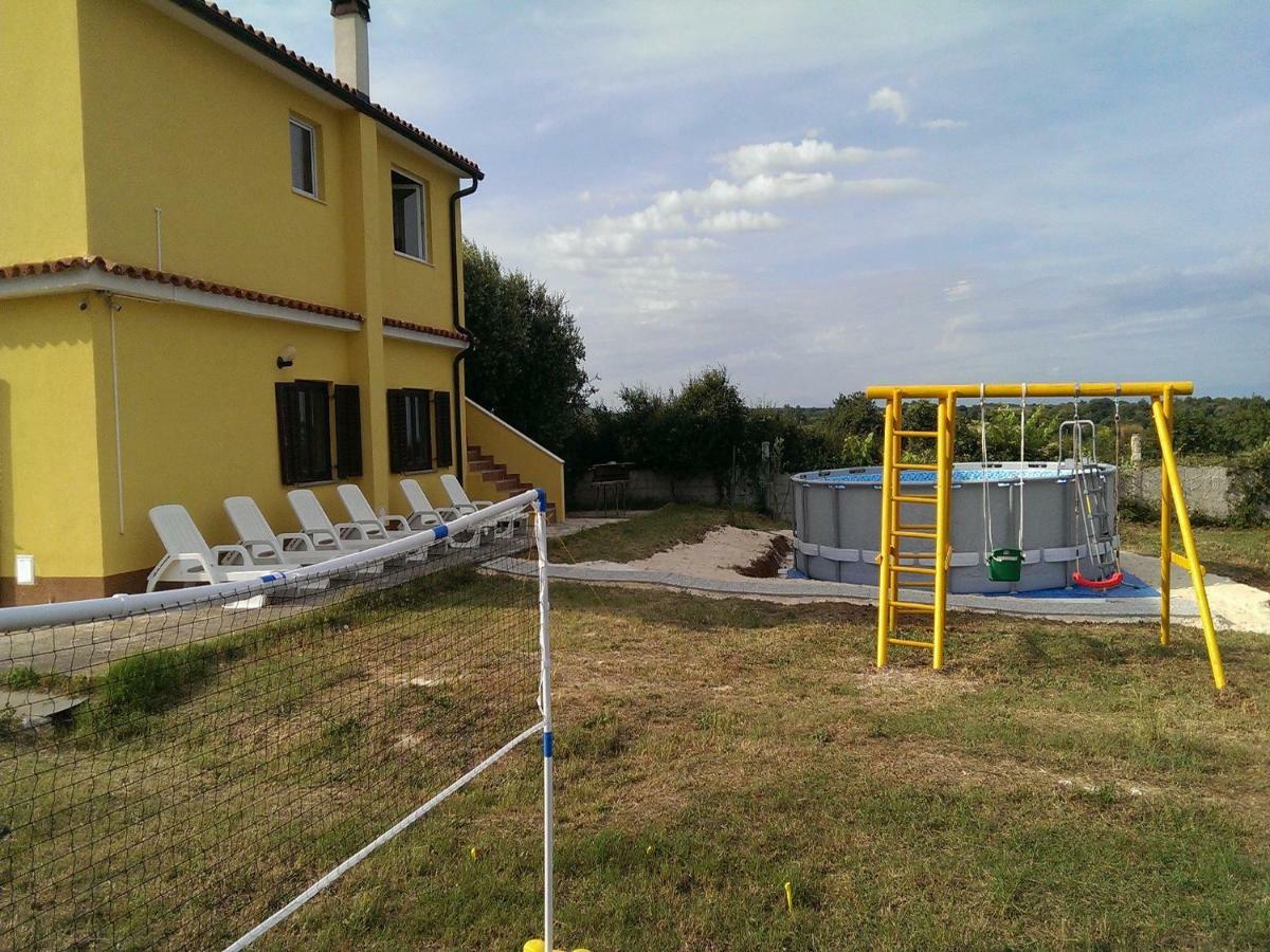 Apartment Silvija Ližnjan Екстериор снимка